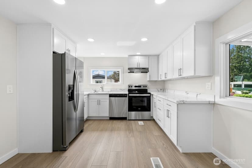 Property photo for 12200 Stone Avenue N #38, Seattle photo 10