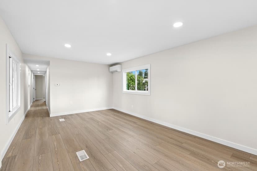 Property photo for 12200 Stone Avenue N #38, Seattle photo 7