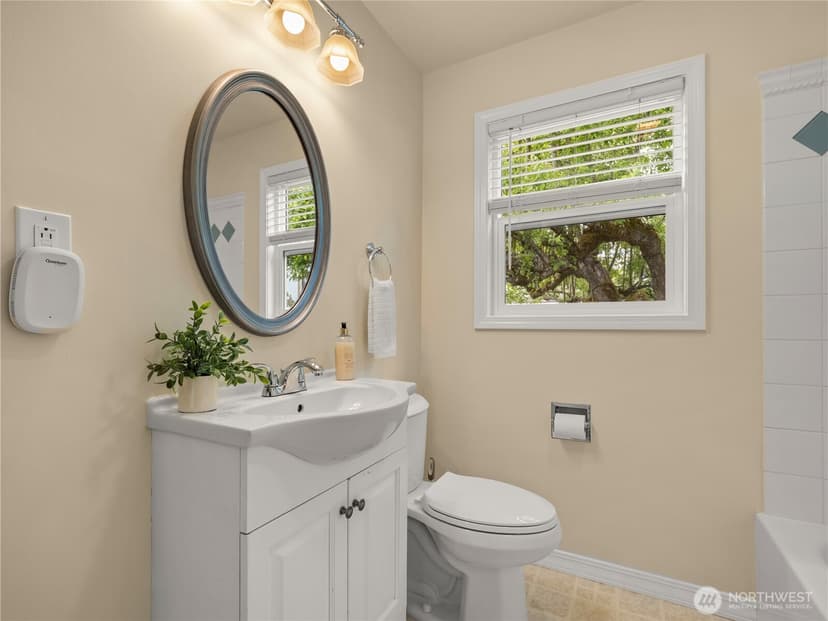 Property photo for 2402 N Stevens Street, Tacoma photo 16