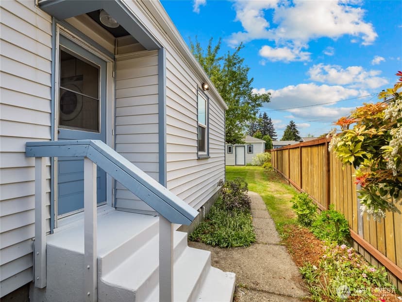 Property photo for 2402 N Stevens Street, Tacoma photo 18