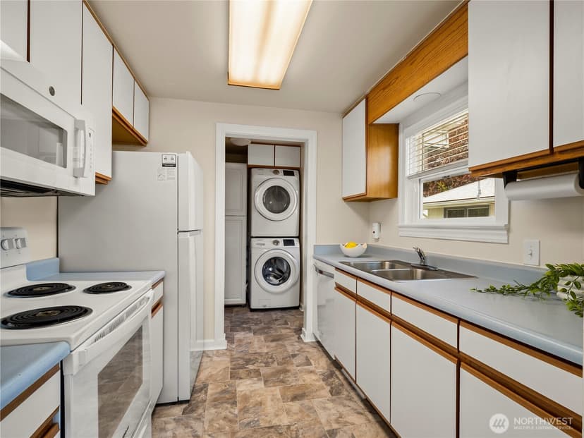 Property photo for 2402 N Stevens Street, Tacoma photo 9