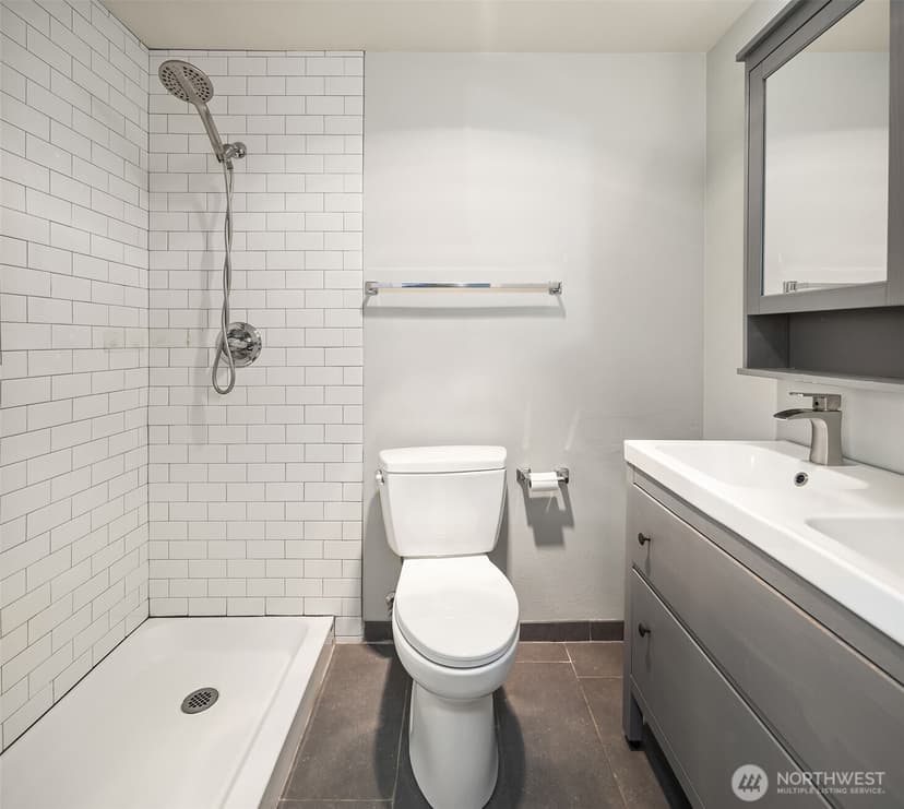 Property photo for 1818 18th Avenue #204, Seattle photo 16