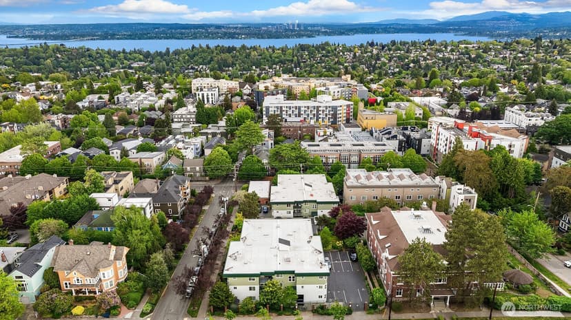 Property photo for 1818 18th Avenue #204, Seattle photo 21
