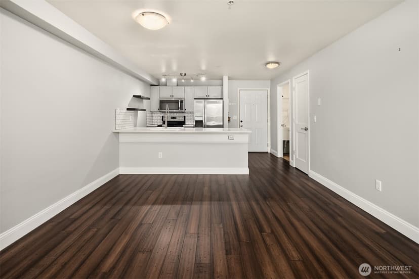 Property photo for 1818 18th Avenue #204, Seattle photo 5