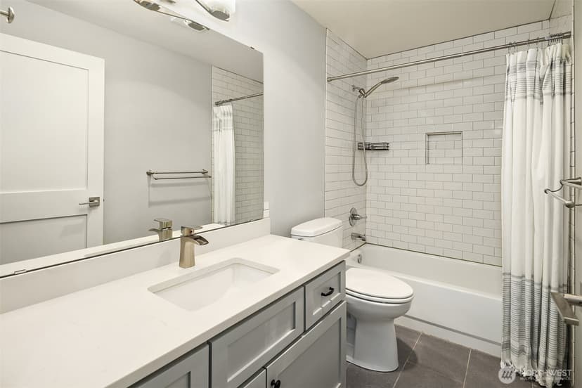 Property photo for 1818 18th Avenue #204, Seattle photo 14