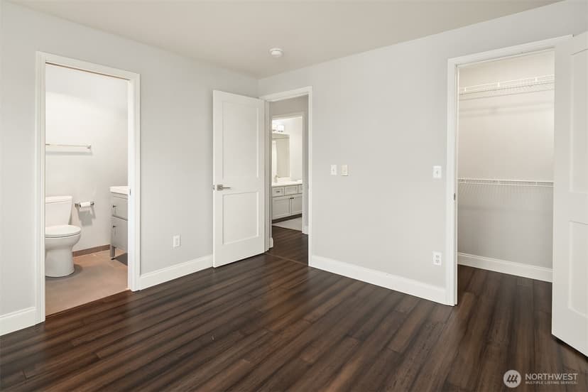 Property photo for 1818 18th Avenue #204, Seattle photo 13