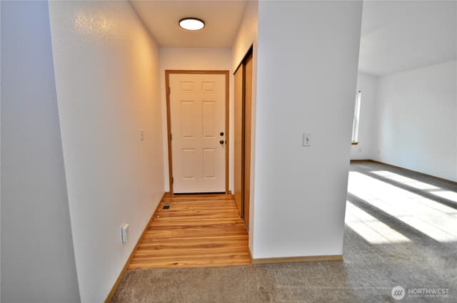 Property photo for 910 11th Street SE, Puyallup photo 4