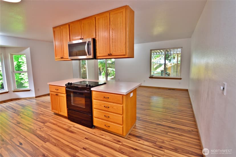 Property photo for 910 11th Street SE, Puyallup photo 8