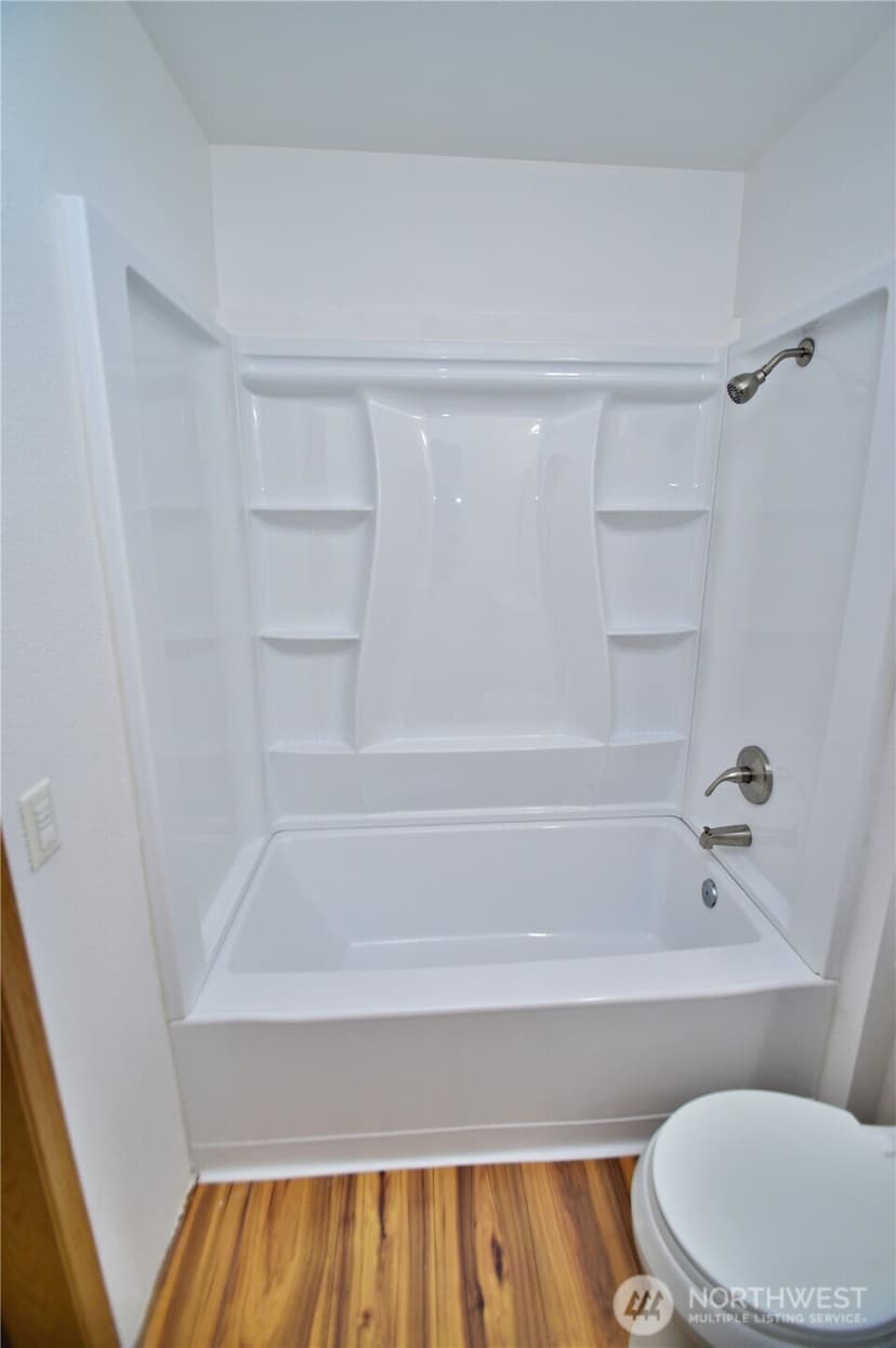 Property photo for 910 11th Street SE, Puyallup photo 16