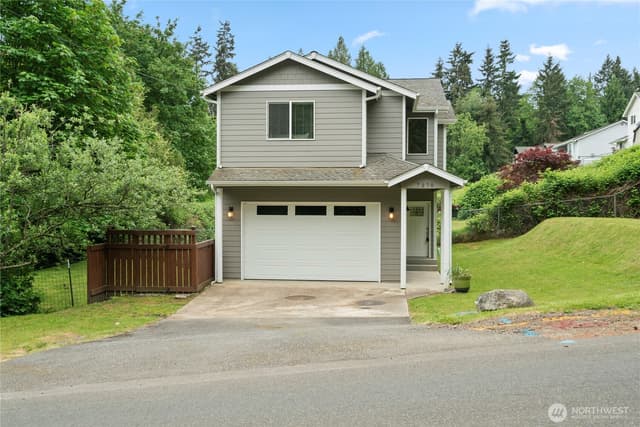 Property photo for 7270 E Grandview Street, Port Orchard photo 2