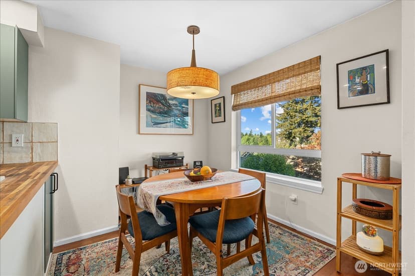 Property photo for 7814 Greenwood Avenue N #205, Seattle photo 7