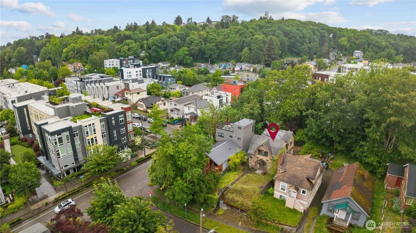 Property photo for 4563 33rd Avenue S, Seattle photo 9