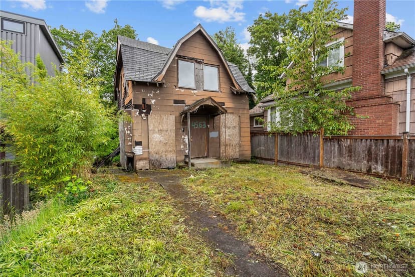 Property photo for 4563 33rd Avenue S, Seattle photo 11