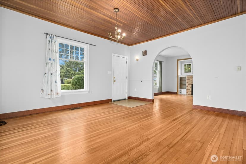 Property photo for 11815 85th Avenue S, Seattle photo 6