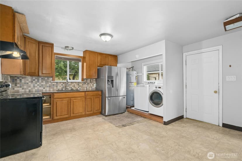 Property photo for 11815 85th Avenue S, Seattle photo 12