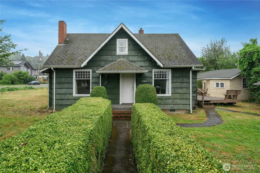 Property photo for 11815 85th Avenue S, Seattle photo 4