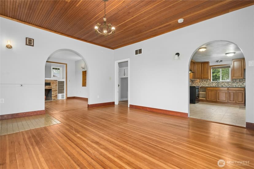 Property photo for 11815 85th Avenue S, Seattle photo 7