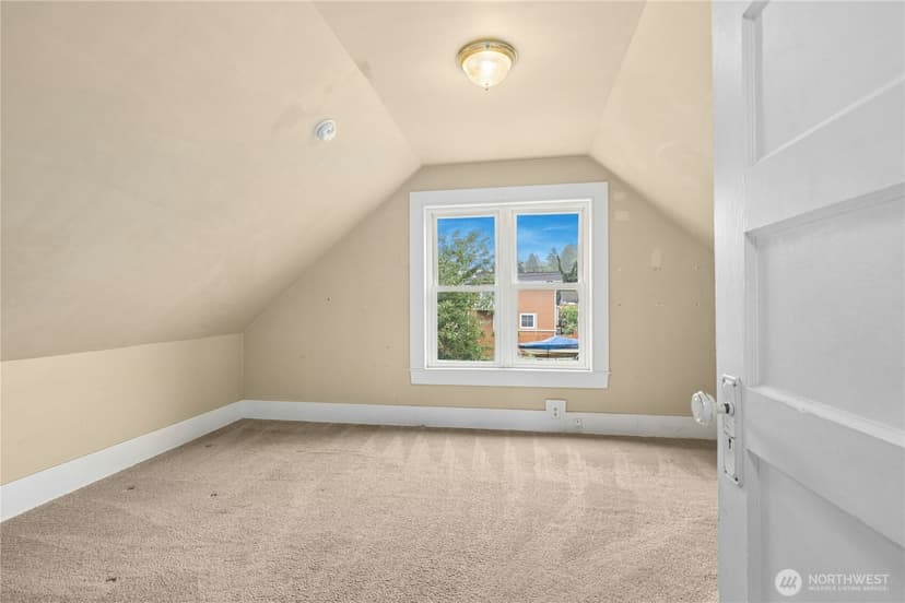 Property photo for 11815 85th Avenue S, Seattle photo 16