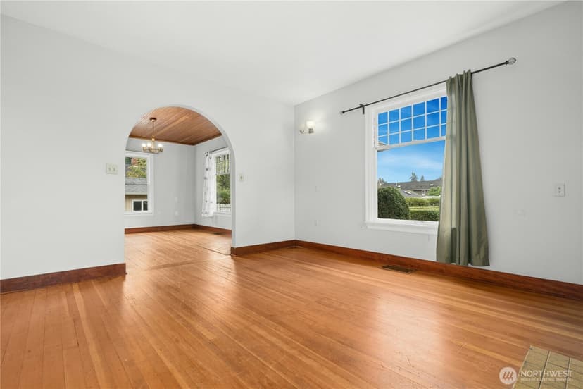 Property photo for 11815 85th Avenue S, Seattle photo 10