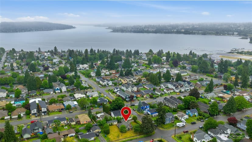 Property photo for 11815 85th Avenue S, Seattle photo 29