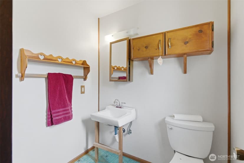 Property photo for 3610 Branson Dr SE, Port Orchard photo 16
