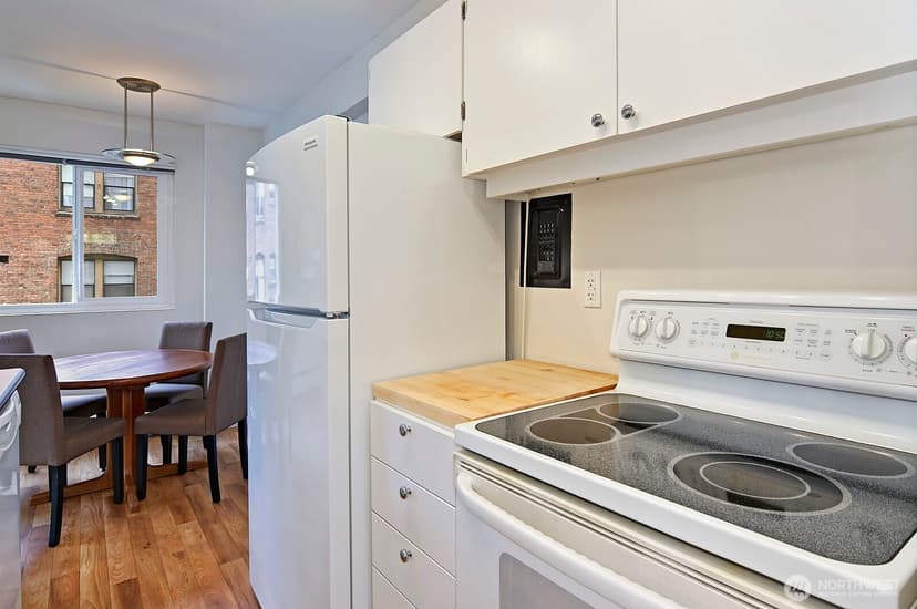 Property photo for 1200 Boylston Avenue #304, Seattle photo 7