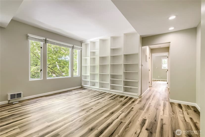 Property photo for 2700 4th Avenue #301, Seattle photo 5
