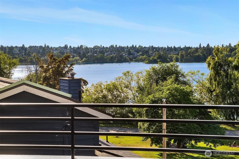 Property photo for 2112 N 64th Street, Seattle photo 4