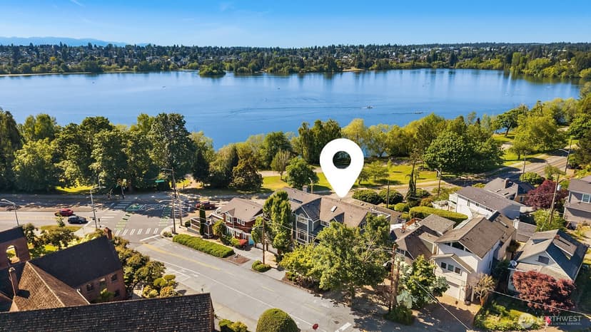 Property photo for 2112 N 64th Street, Seattle photo 3