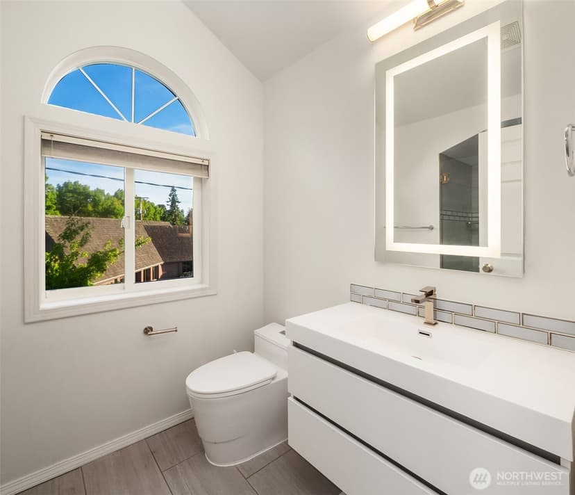 Property photo for 2112 N 64th Street, Seattle photo 24
