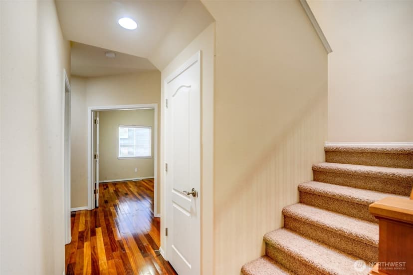 Property photo for 5709 119th Place NE, Marysville photo 8