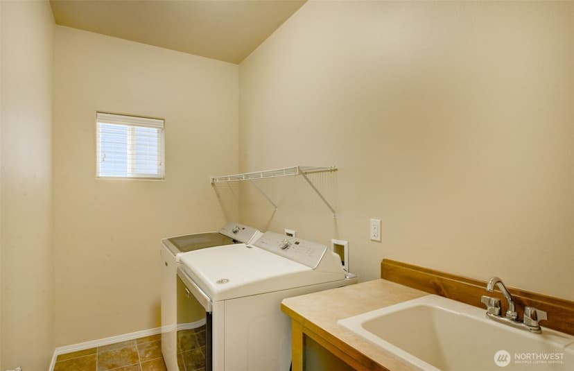 Property photo for 5709 119th Place NE, Marysville photo 14