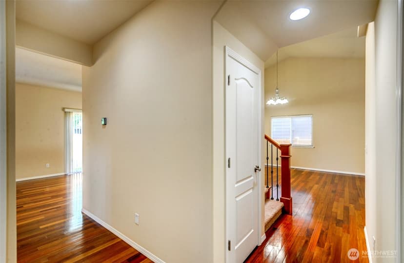 Property photo for 5709 119th Place NE, Marysville photo 10