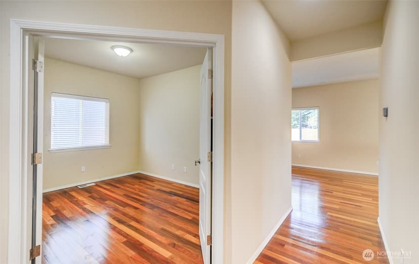 Property photo for 5709 119th Place NE, Marysville photo 12
