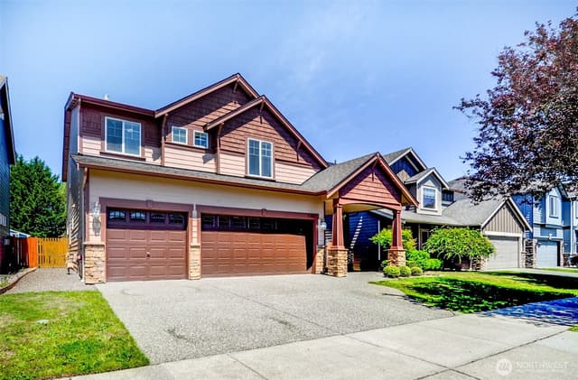 Property photo for 5709 119th Place NE, Marysville photo 2