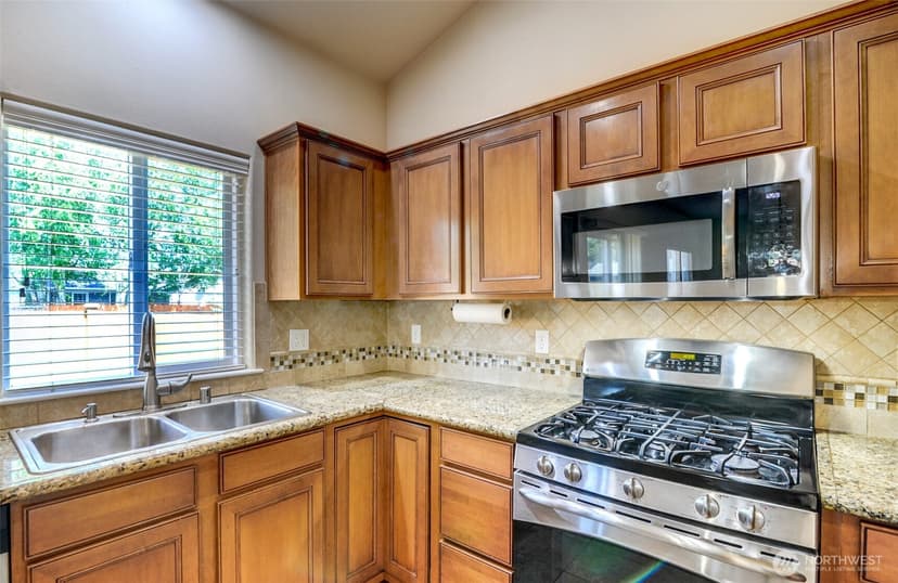 Property photo for 5709 119th Place NE, Marysville photo 17