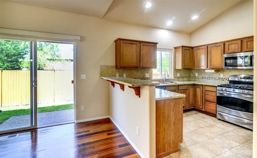 Property photo for 5709 119th Place NE, Marysville photo 15