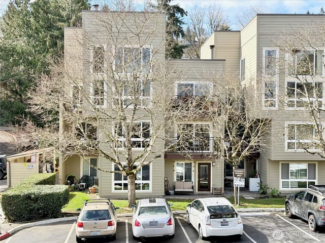 Property photo for 5834 NE 75th Street #B202, Seattle photo 3