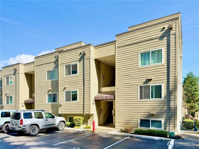 Property photo for 5834 NE 75th Street #B202, Seattle photo 5