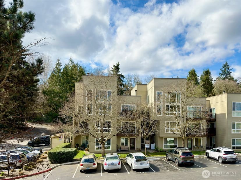 Property photo for 5834 NE 75th Street #B202, Seattle photo 2