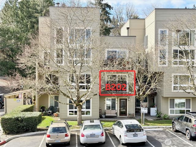 Property photo for 5834 NE 75th Street #B202, Seattle photo 4