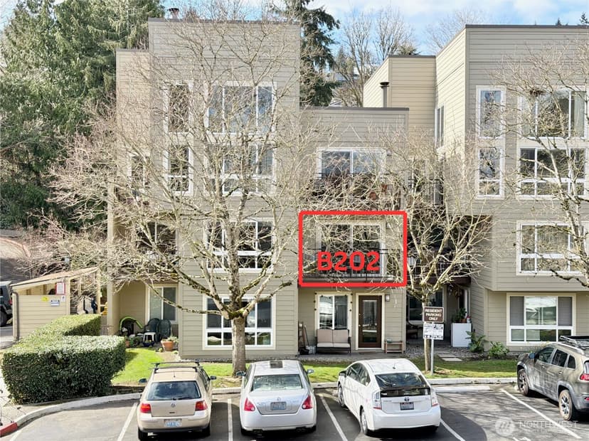 Property photo for 5834 NE 75th Street #B202, Seattle photo 4