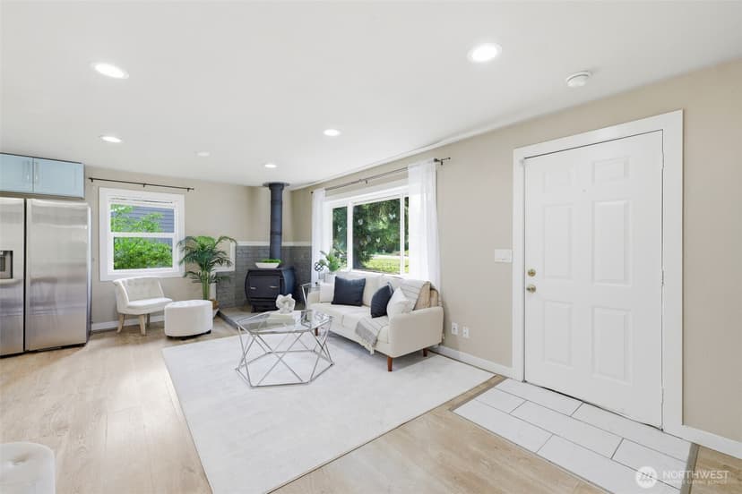 Property photo for 12828 6th Avenue S, Burien photo 6