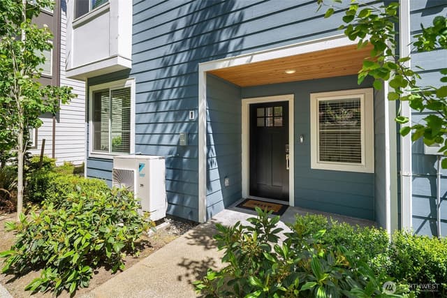 Property photo for 18829 67th Drive NE #1, Kenmore photo 5