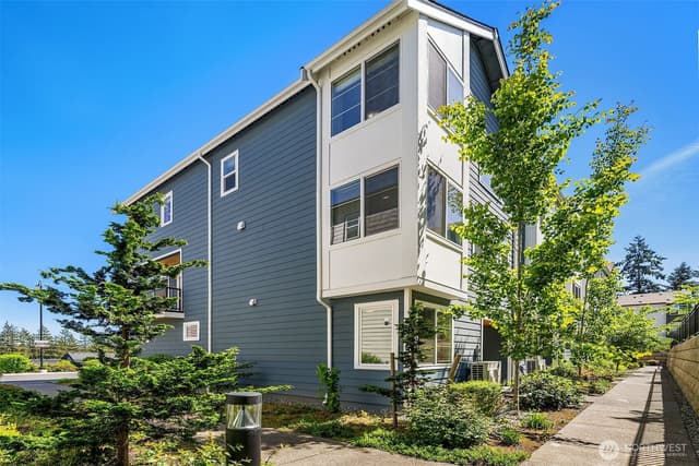 Property photo for 18829 67th Drive NE #1, Kenmore photo 4