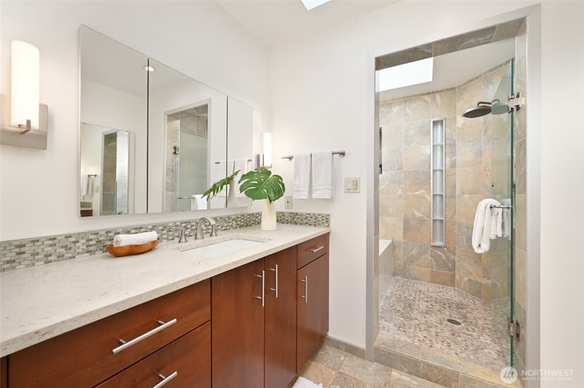 Property photo for 2806 SW 167 Place, Burien photo 15