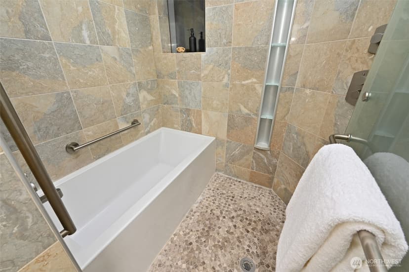 Property photo for 2806 SW 167 Place, Burien photo 16
