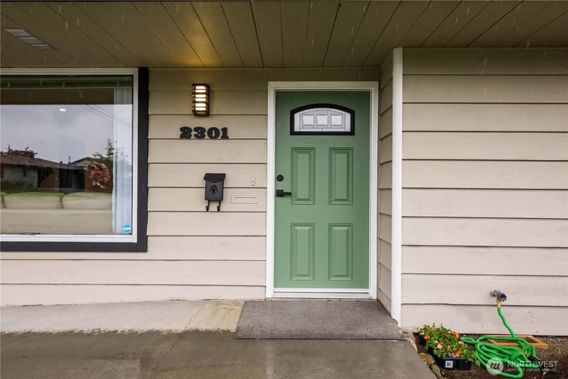 Property photo for 2301 Jade Avenue, Everett photo 3