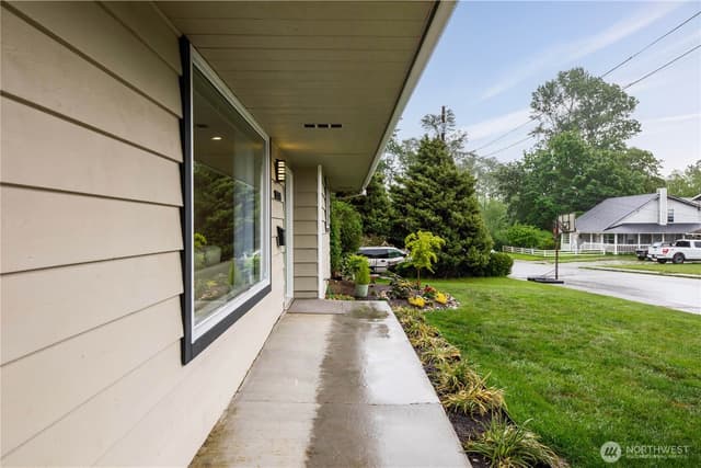 Property photo for 2301 Jade Avenue, Everett photo 2