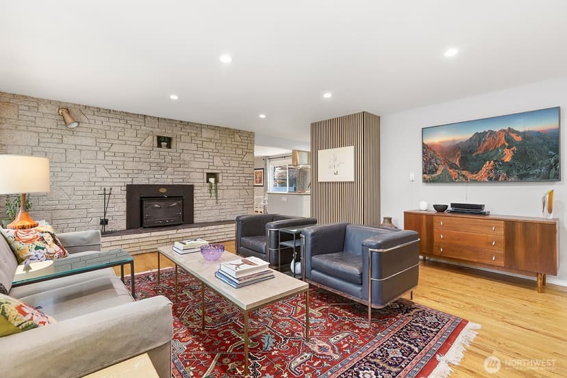 Property photo for 19563 38th Avenue NE, Lake Forest Park photo 5